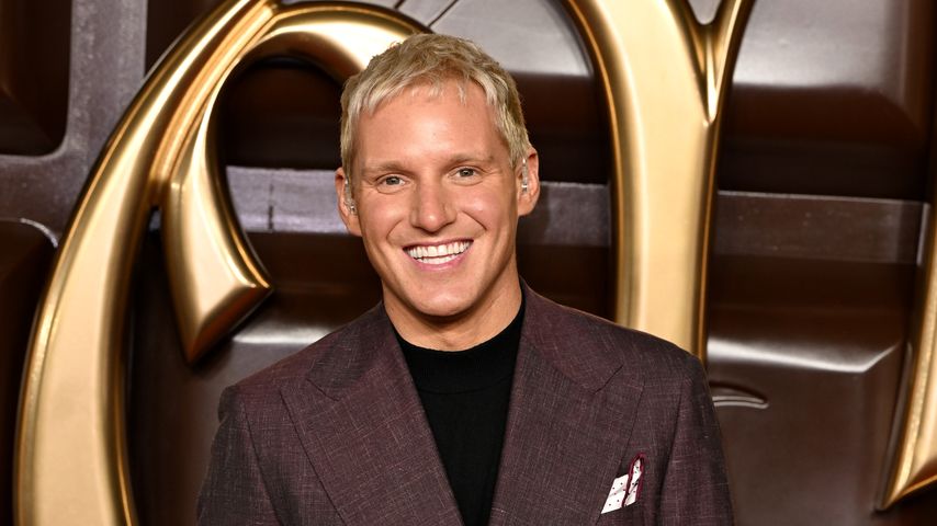 240-Kilometer-Lauf: Jamie Laing kämpft mit starken Schmerzen