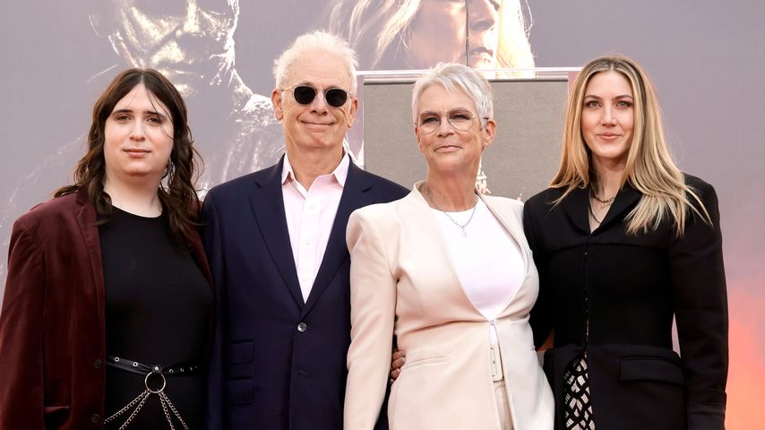 Jamie Lee Curtis,  Christopher Guest und ihre Töchter Ruby und Annie