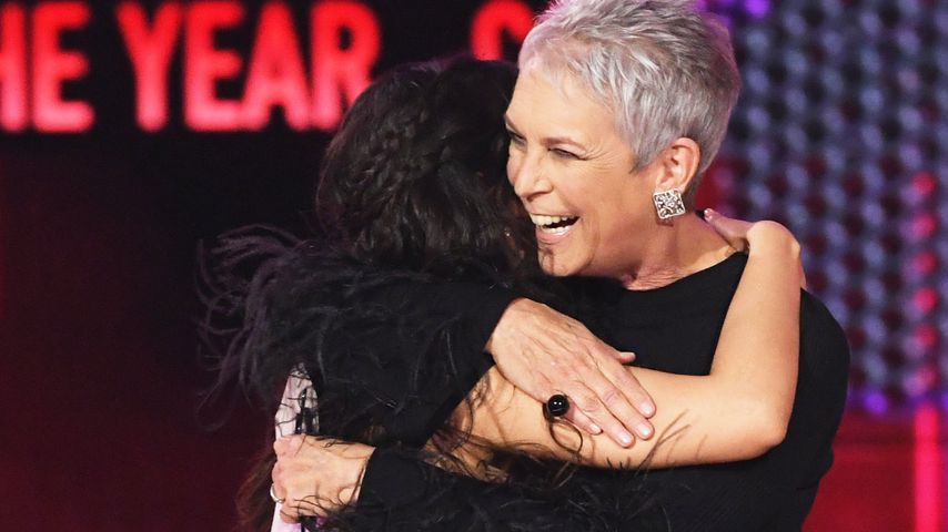 Jamie Lee Curtis und Camila Cabello bei den AMAs 2019