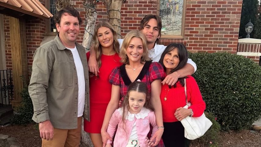 Jamie Lynn Spears mit ihren Töchtern, ihrem Mann, ihrer Mutter und Britneys Sohn Sean Preston Federline