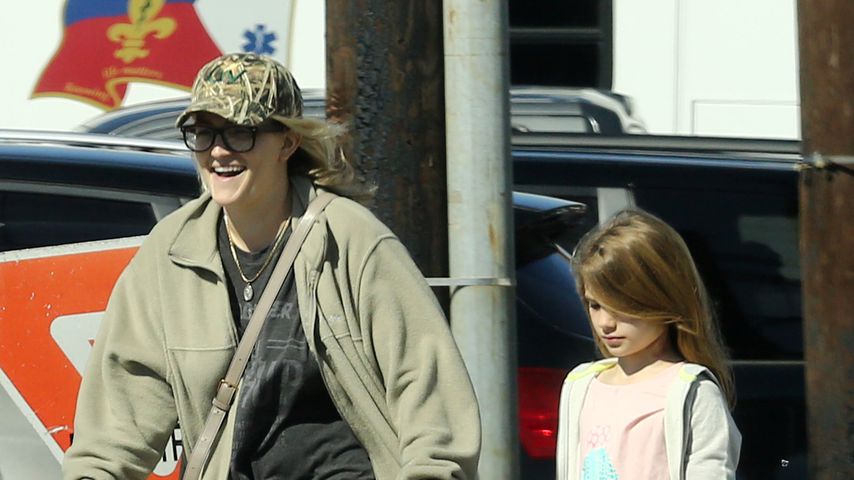 Jamie Lynn Spears mit ihrer Tochter Maddie beim Verlassen der Klinik, Februar 2021