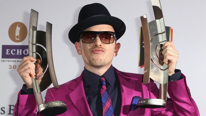 Jan Delay mit seinen Echo Awards 2010