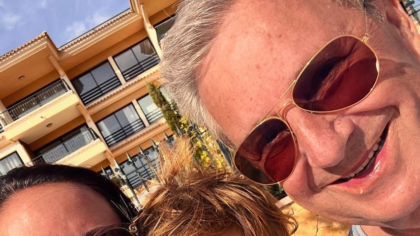 Jan Hofer mit seiner Ehefrau Phong Lan und ihrem gemeinsamen Sohn Henry, Juli 2025