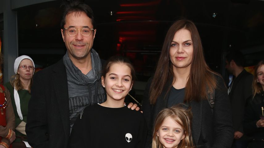 Jan Josef Liefers, Anna Loos und ihre Kinder Lilly und Lola im März 2015