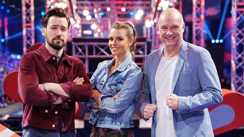 Jan Köppen und Laura Wontorra im "Ninja Warrior Germany"-Parcours