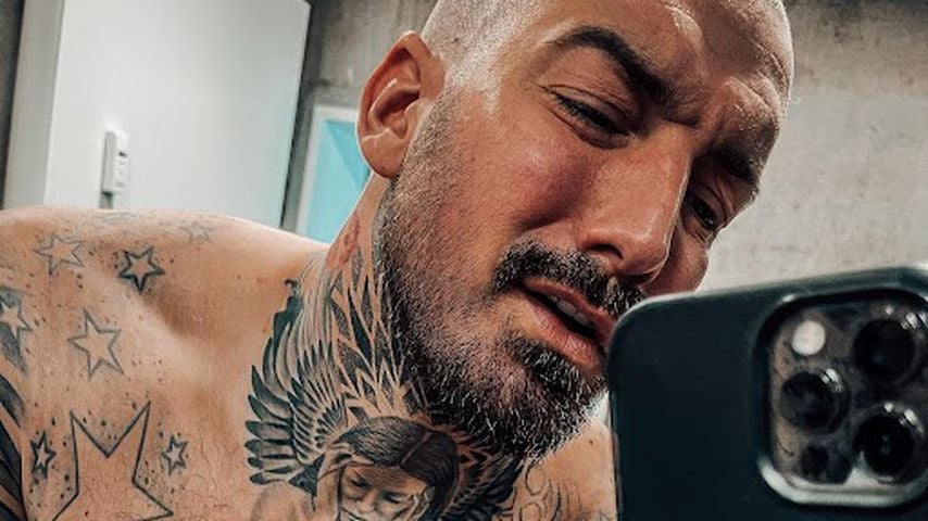 Ohne Cap: Webstar Jan Leyk zeigt seinen rasierten Schädel