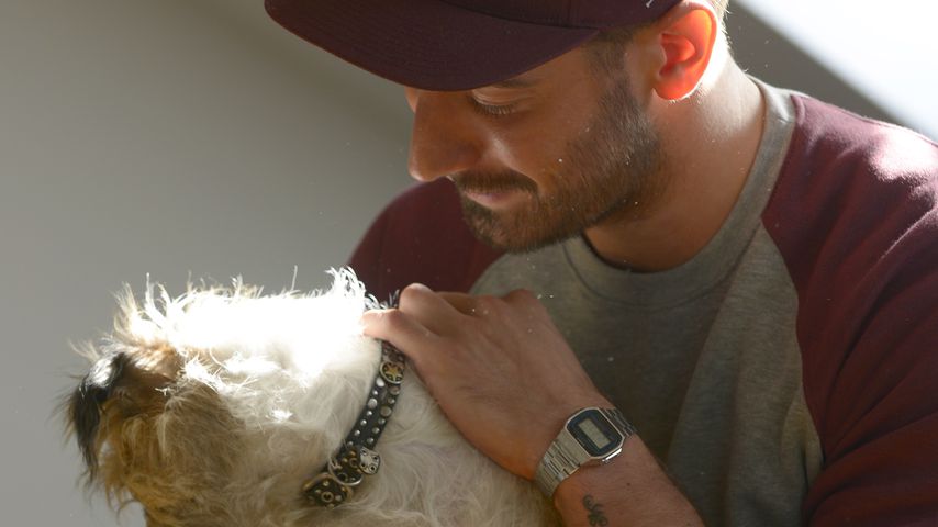 Jan Leyk mit einem Hund