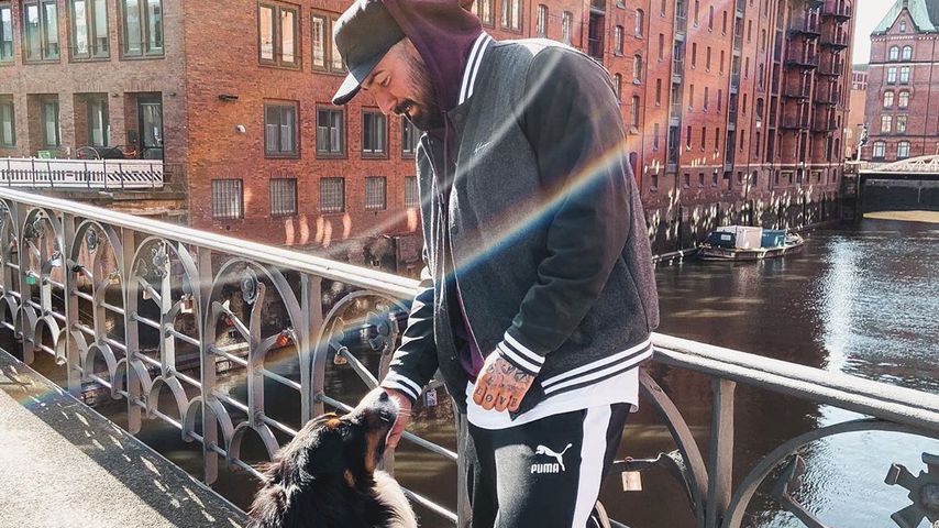 Jan Leyk mit Hund, 2020 in Hamburg