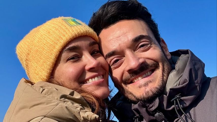 Giovanni und Jana Ina Zarella turteln bei einem Spaziergang