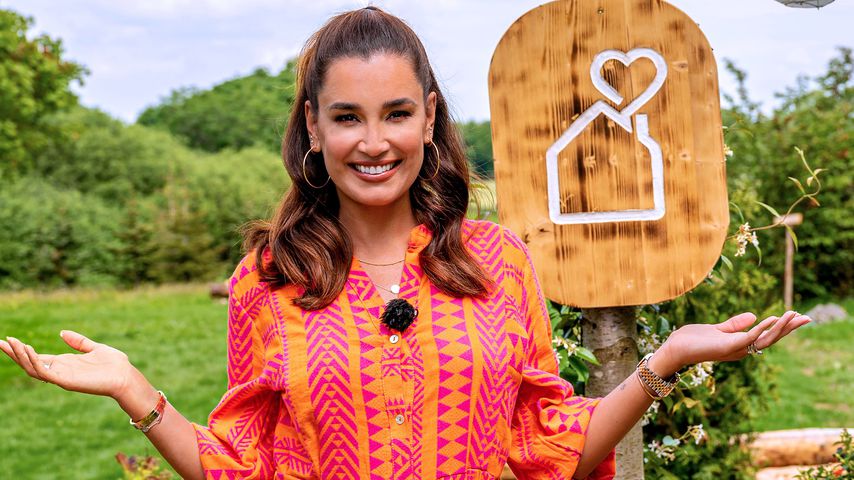 Jana Ina Zarrella, "Let’s Love – Eine Hütte voller Liebe"-Moderatorin