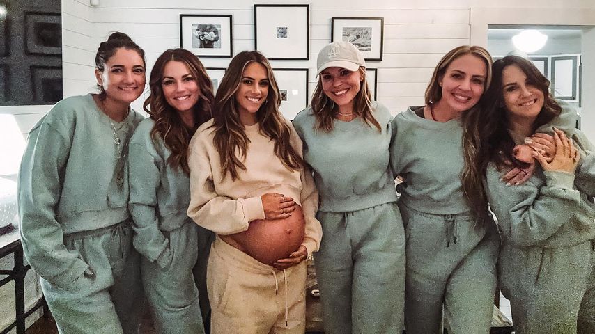 Bald-Mama Jana Kramer wird bei Babyparty total emotional