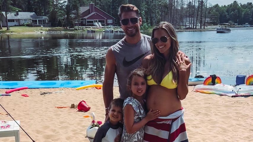 Jana Kramer mit ihrem Freund Allan Russell und den beiden Kindern
