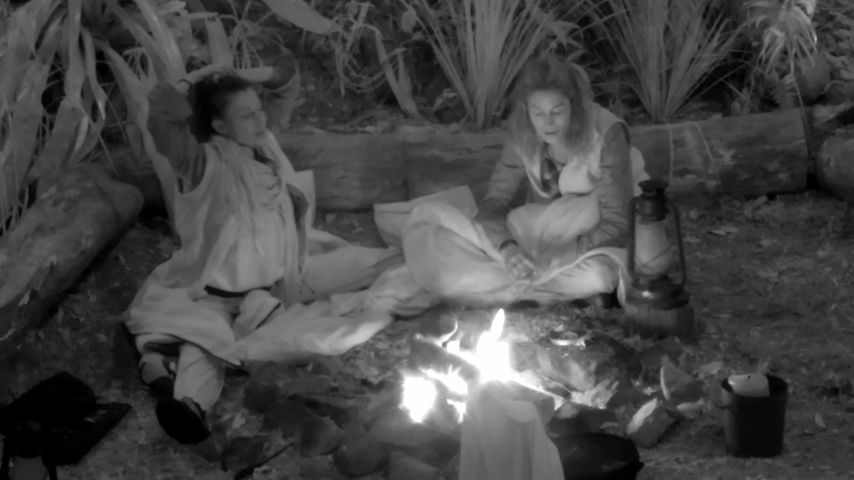 Jana Pallaske und Tessa Bergmeier im Dschungelcamp
