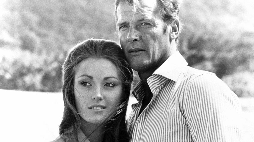 Jane Seymour und Roger Moore im "James-Bond"-Film "Live and Let Die" 1973
