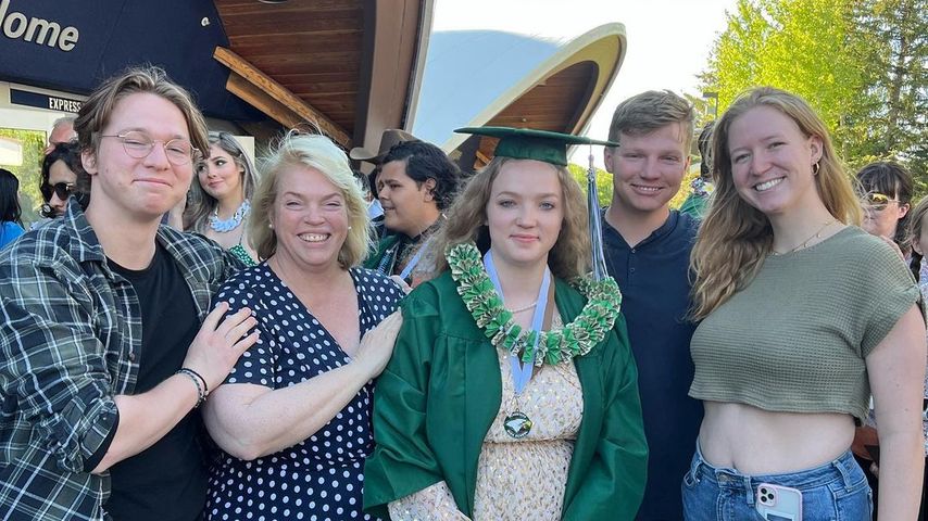 Janelle Brown mit ihren Kindern im Mai 2023