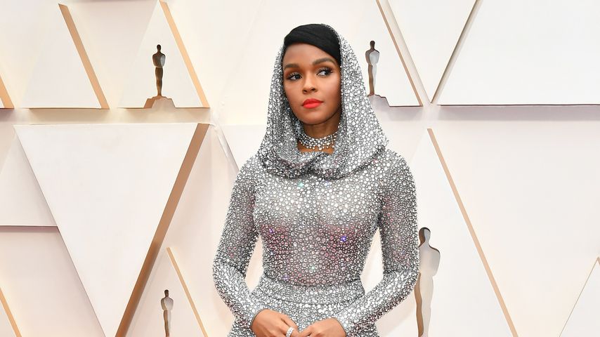 Von vier Leuten geliefert: Sie trug schwerstes Oscar-Outfit!