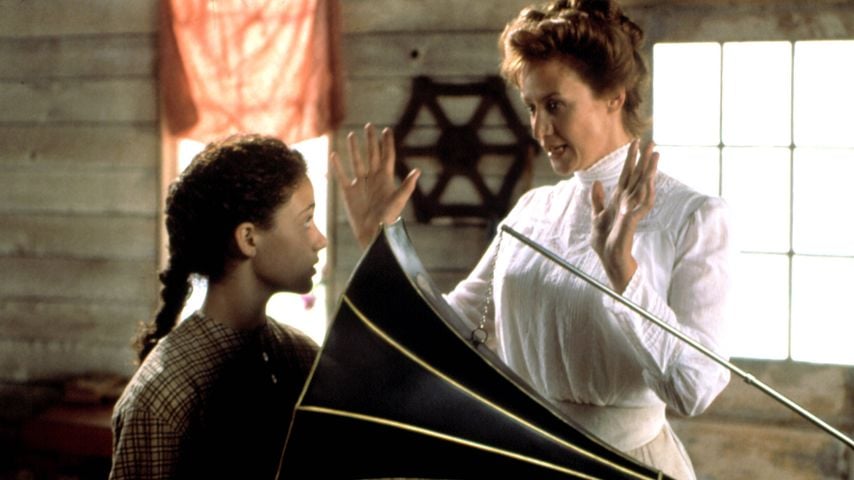 Janet McTeer und Emmy Rossum in "Songcatcher", 2000