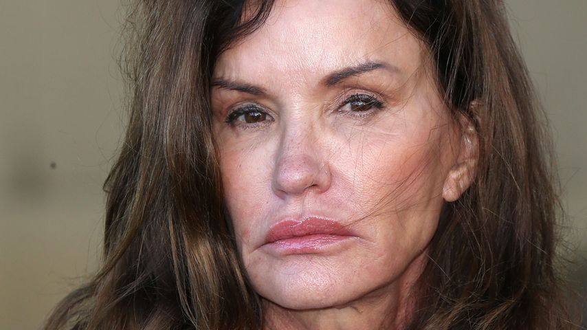 Janice Dickinson bei der Pressekonferenz zur Anhörung von Bill Cosby im März 2016