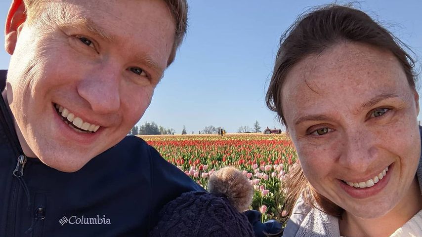 Janina Reimann mit ihrem Mann Coleman und ihrem Baby Charly, April 2021