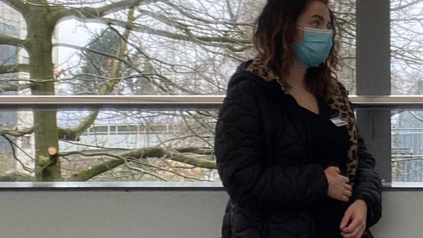 Ex-Bachelor-Babe Janine Christin mit Babybauch erwischt!