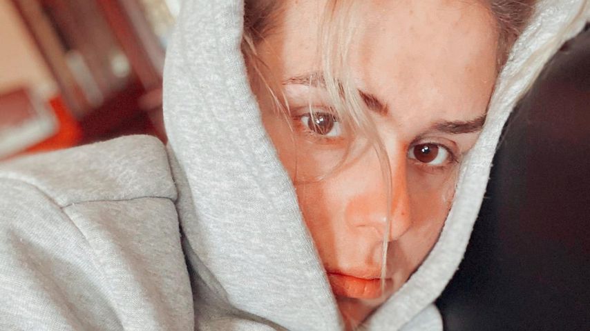 "Schlimme Schmerzen": Bachelor-Janine hat Darmerkrankung