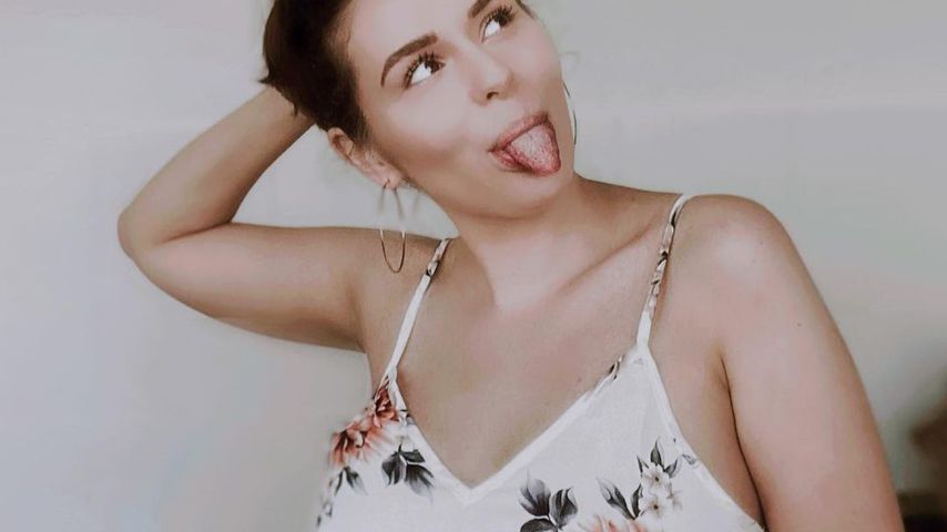 "Groß wie Grapefruit": Janine Christin Wallat spürt ihr Baby