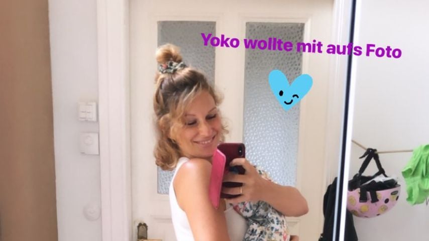 Mit Baby Yoko: Janni Kusmagk zeigt ihren After-Baby-Body