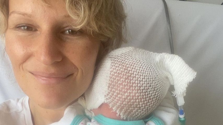 Janni Kusmagk mit ihrem Sohn Merlin im Krankenhaus