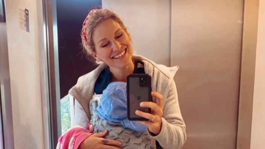 Janni Kusmagk und ihre drei Kinder im Dezember 2021