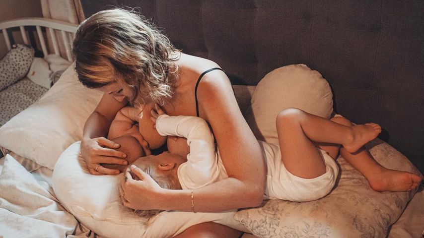 Ehrlicher Mama-Einblick: Janni Kusmagk teilt Doppelstill-Pic