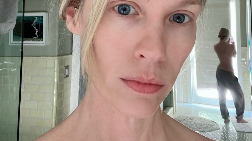 Schauspielerin January Jones begeistert mit Oben-ohne-Selfie