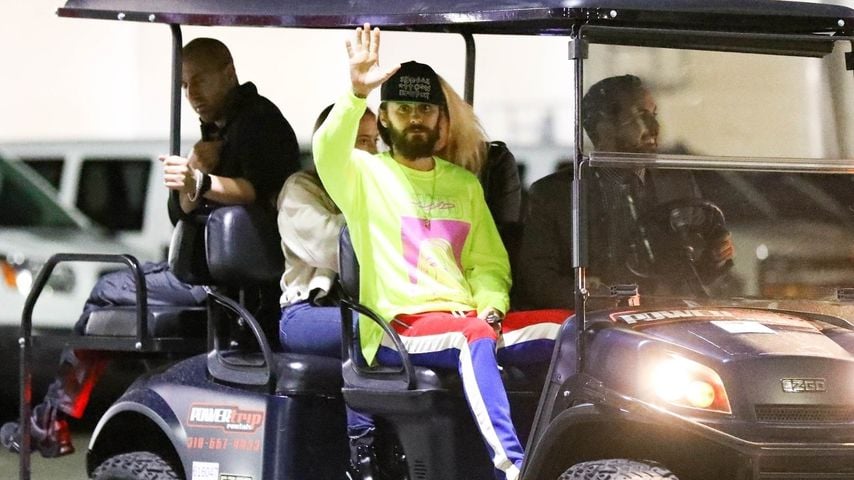 Knallerkombi: So bunt besucht Jared Leto Post-Malone-Konzert