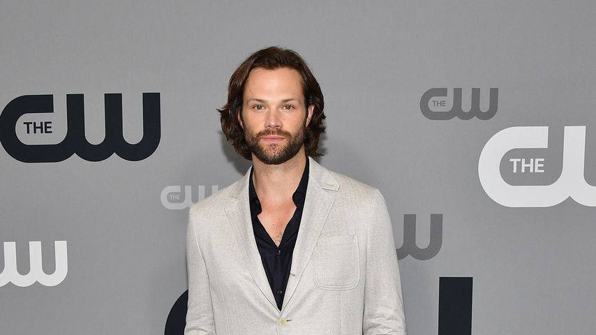 Serien-Boys: Stephen Amell & Jared Padalecki zeigen Muckies
