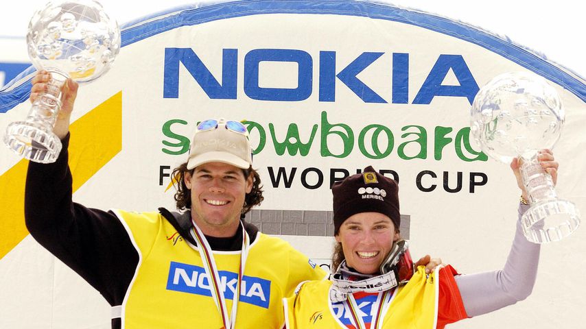 Jasey Jay Anderson und Julie Pomagalski nach ihrem Weltcup-Gesamtsieg 2004