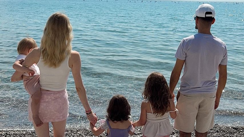 Jasi_xx3 und ihre Familie, August 2025