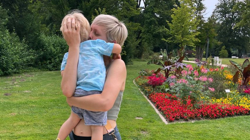 Jasmin Minz mit ihrem Sohn, Schauspielerin