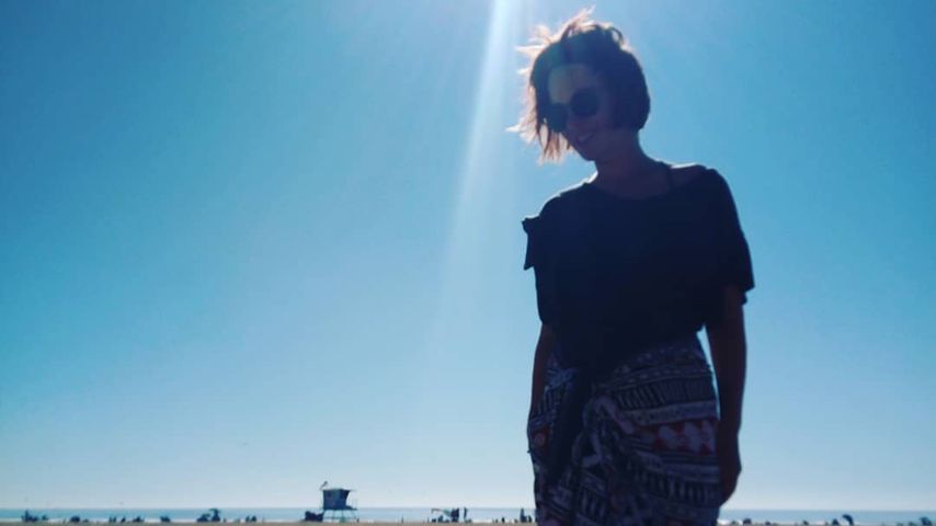 Jasmin Tawil am Strand im Januar 2020