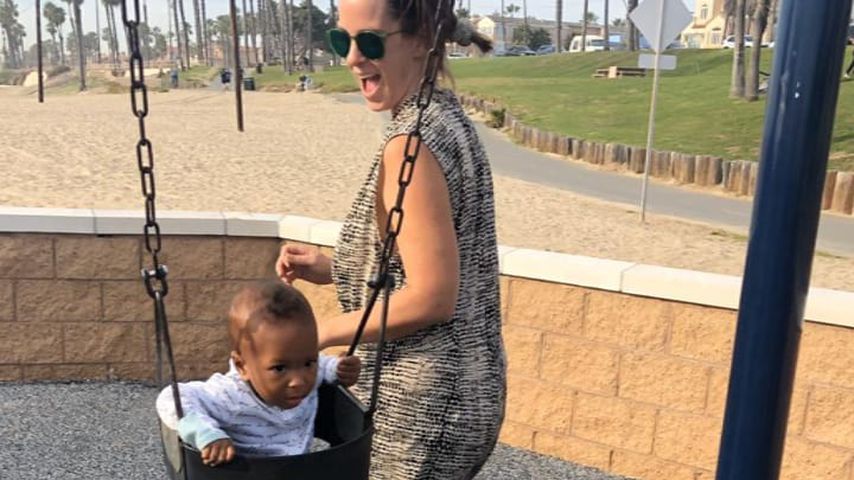 Jasmin Tawil und Ocean Malik Tawil auf einem Spielplatz im Januar 2020