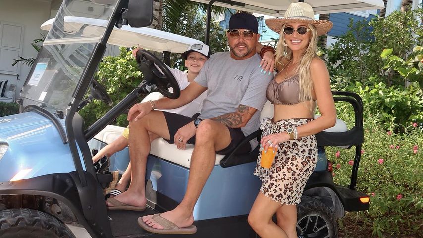 Vor Feiertagen: Jason Aldean genießt Luxus-Trip mit Familie