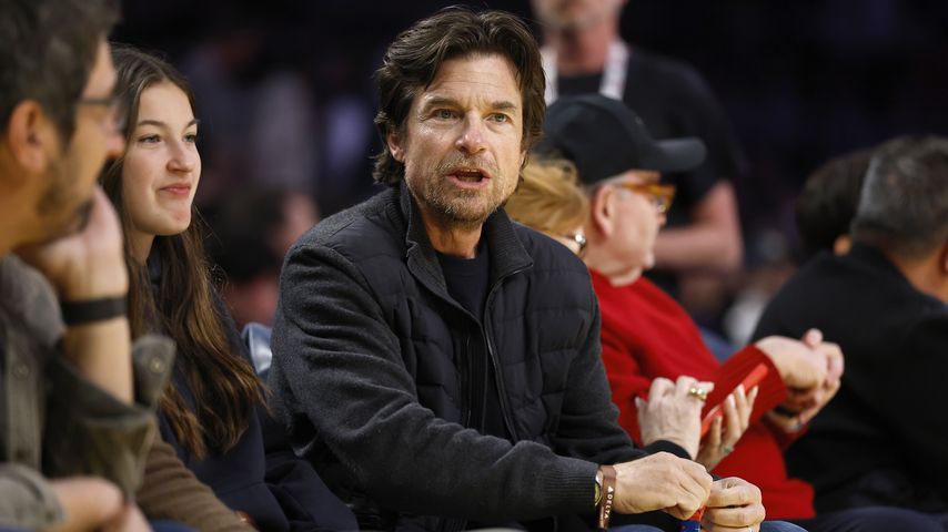 Jason Bateman genießt Zeit mit Tochter bei LA-Lakers-Spiel