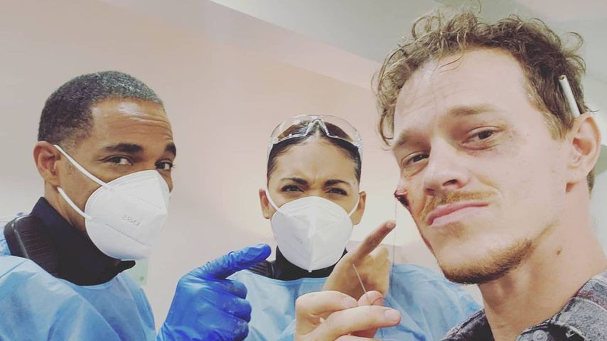 Jason George, Barrett Doss und Ryan Dorsey am Set von "Seattle Firefighters", 2020