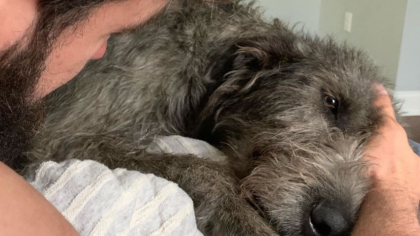 Jason Kelce mit seinem Hund Winnie