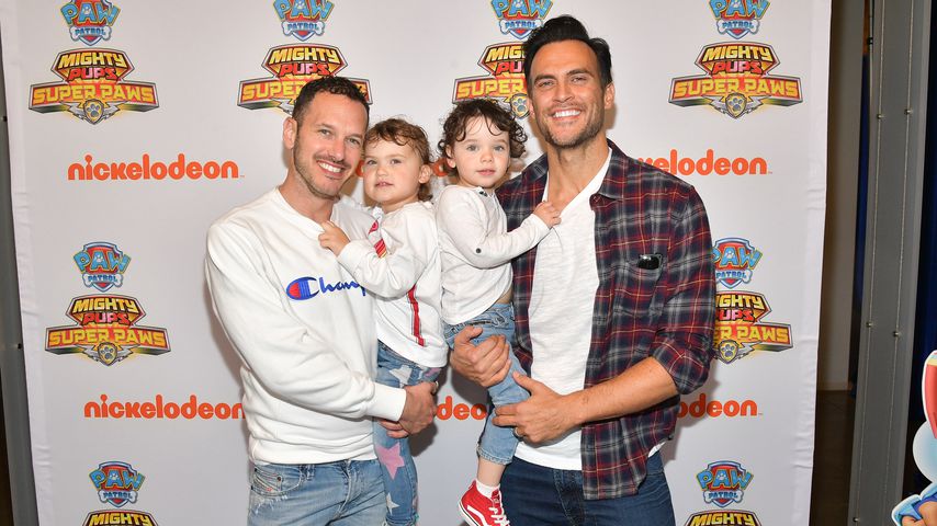 Cheyenne Jackson mit seinem Mann Jason Landau und seinen Kindern Ethan und Willow Jackson 2019