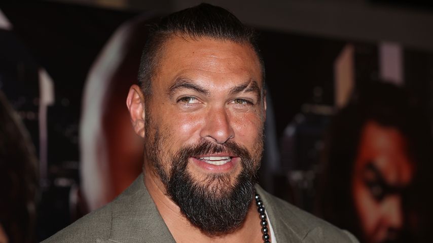 Unten ohne! Jason Momoa tritt ohne Unterhose im TV auf