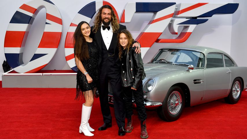 Süß! Jason Momoa mit seinen Kindern bei Bond-Premiere