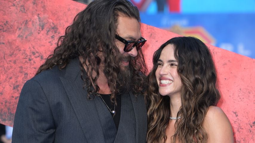 Jason Momoa und Adria Arjona beim Supergirl Fan Event am Leicester Square in London 2026