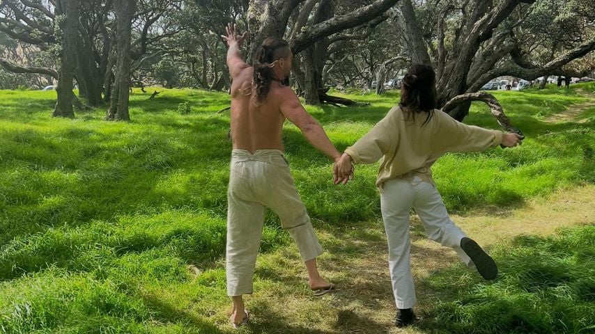 Jason Momoa und Adria Arjona