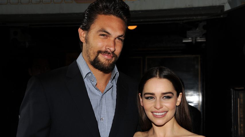 Jason Momoa und Emilia Clarke im März 2013
