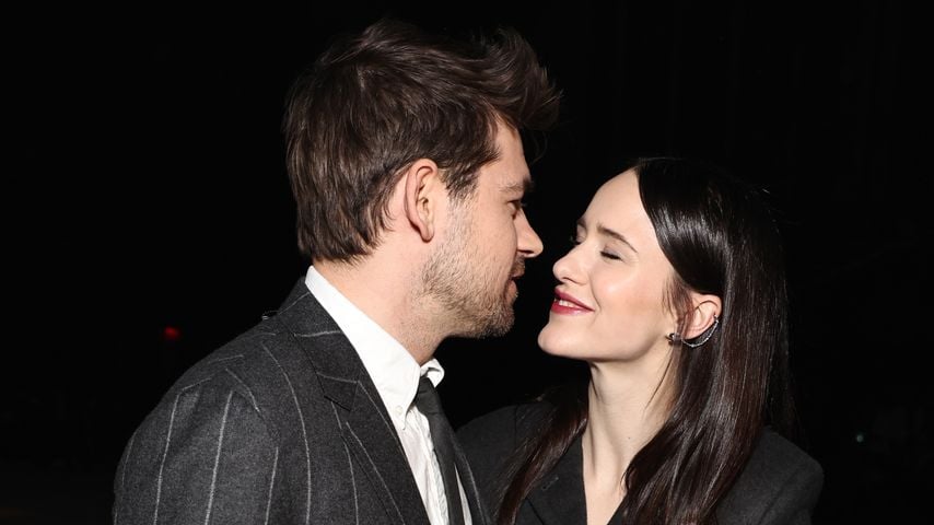 Jason Ralph und Rachel Brosnahan im Februar 2024