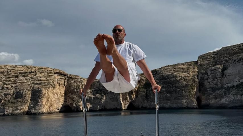 Beeindruckend: Jason Statham stürzt sich von einer Yacht